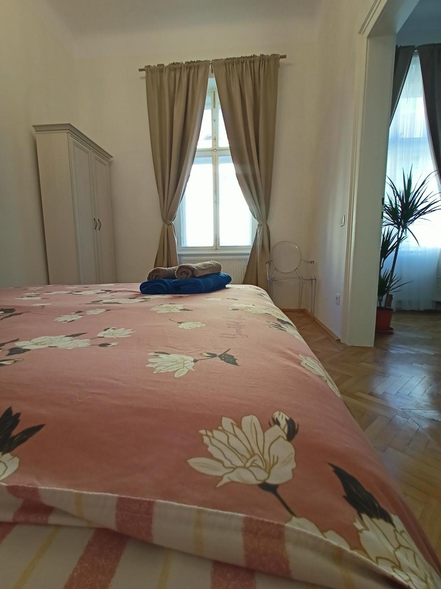 Garden Of Light Apartment Sibiu Exterior photo