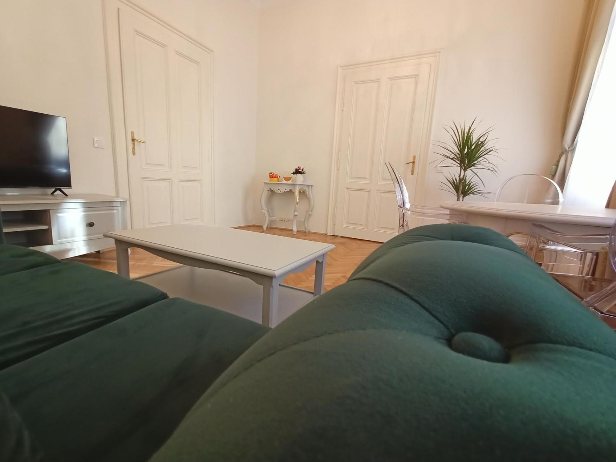 Garden Of Light Apartment Sibiu Exterior photo